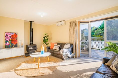 Photo of property in 20 Rutherford Drive, Waikanae Beach, Waikanae, 5036