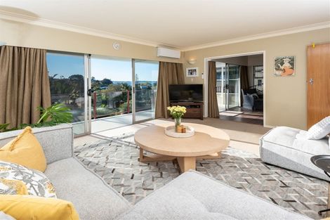 Photo of property in 17 Liston Crescent, Cockle Bay, Auckland, 2014