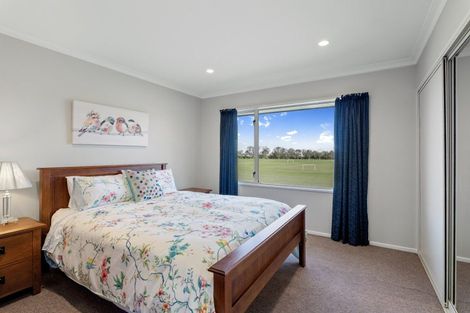 Photo of property in 2/281 Memorial Avenue, Burnside, Christchurch, 8053