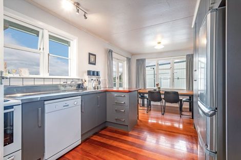 Photo of property in 14 Ranfurly Road, Pahiatua, 4984