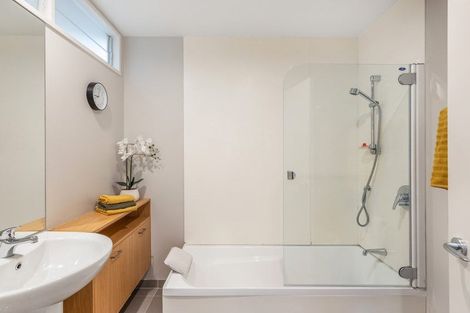 Photo of property in 13a Townsend Road, Miramar, Wellington, 6022