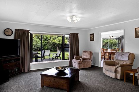 Photo of property in 11 County Drive, Hawera, 4610