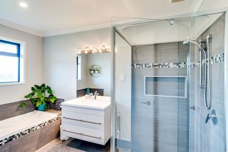 Photo of property in 62 Mcelwee Street, Jervoistown, Napier, 4112