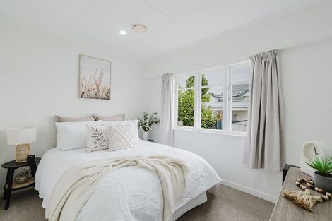 Photo of property in 35 Lake Crescent, Hamilton Lake, Hamilton, 3204