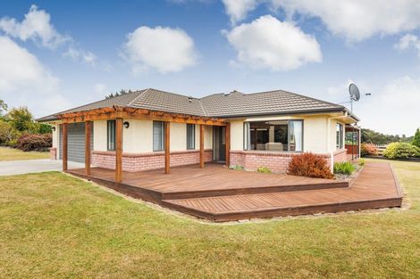 Photo of property in 32 Stoneleigh Lane, Aokautere, Palmerston North, 4471