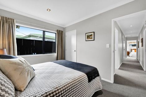 Photo of property in 1/276 Mangorei Road, Merrilands, New Plymouth, 4312