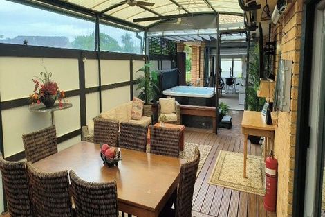 Photo of property in 1 Mull Place, Wattle Downs, Auckland, 2103