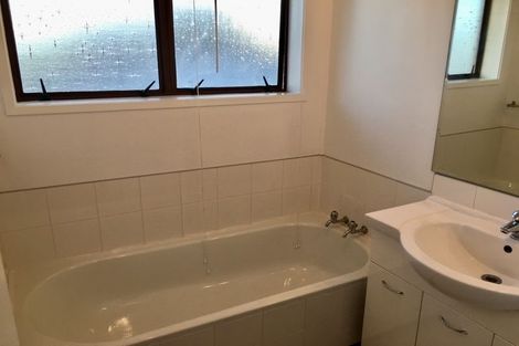 Photo of property in 77 Angelo Avenue, Howick, Auckland, 2014