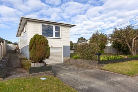 Photo of property in 46 Kaitawa Crescent, Paraparaumu, 5032
