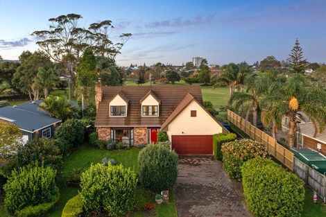 Photo of property in 42 Maygrove Drive, Orewa, 0931