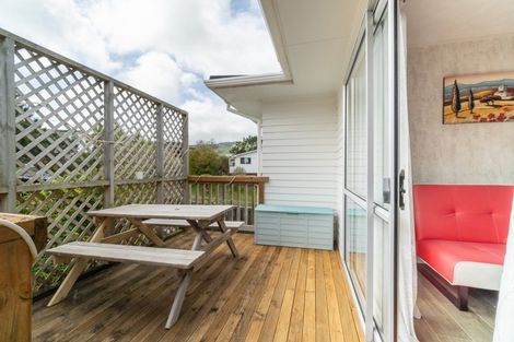 Photo of property in 116 Taylor Terrace, Tawa, Wellington, 5028