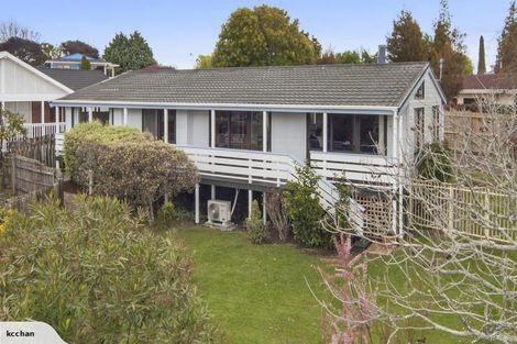 Photo of property in 10 Kitewao Street, Northcote, Auckland, 0627
