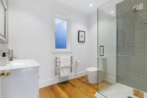 Photo of property in 16 Fenton Terrace, Cockle Bay, Auckland, 2014