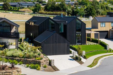 Photo of property in 13 Theodore Court, Wanaka, 9305