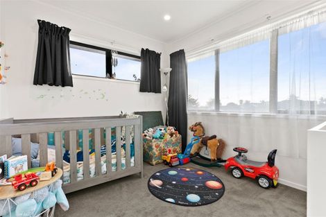 Photo of property in 3 Elrita Place, Conifer Grove, Takanini, 2112