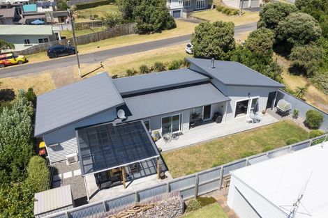 Photo of property in 5 Mack Street, Foxton Beach, Foxton, 4815