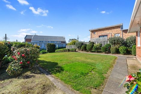 Photo of property in 27 View Road, Henderson, Auckland, 0612