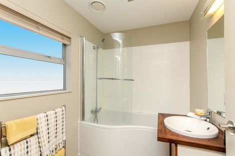 Photo of property in 7 Willow Place, Whalers Gate, New Plymouth, 4310