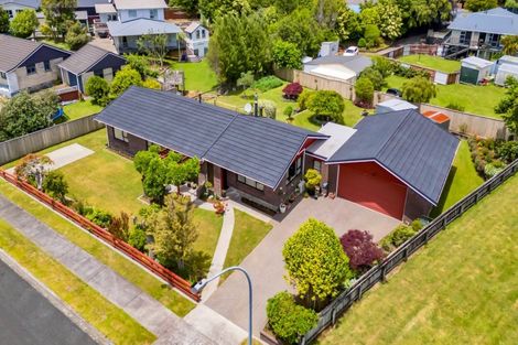 Photo of property in 21 Kowhai Street, Inglewood, 4330