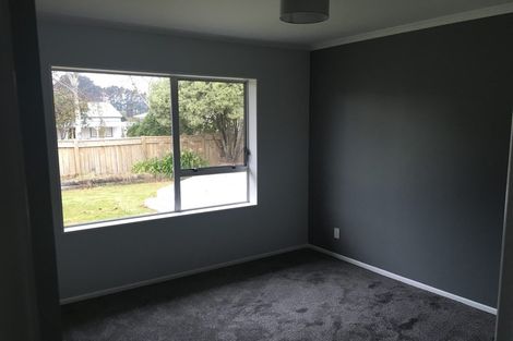 Photo of property in 2 Te Ngaere Place, Merrilands, New Plymouth, 4312