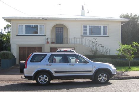 Photo of property in 1 Duders Avenue, Devonport, Auckland, 0624