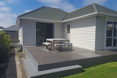 Photo of property in 34 Farquhars Road, Redwood, Christchurch, 8051