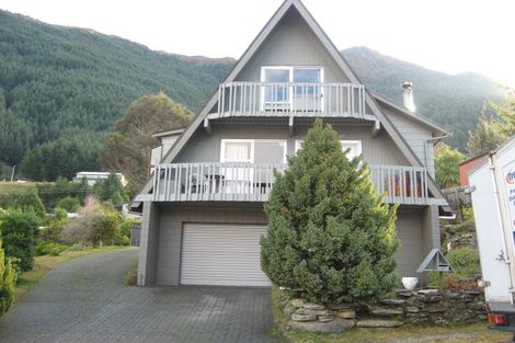 Photo of property in 26 Williams Street, Sunshine Bay, Queenstown, 9300
