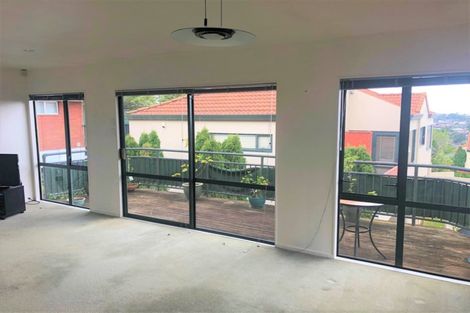 Photo of property in 3/275 East Coast Road, Mairangi Bay, Auckland, 0630