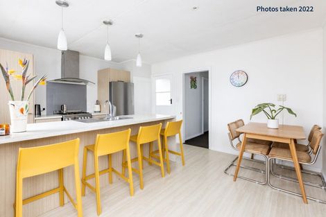 Photo of property in 19 Shrimpton Road, Haumoana, 4102