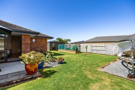 Photo of property in 20 Kowi Lakes Drive, One Tree Point, 0118