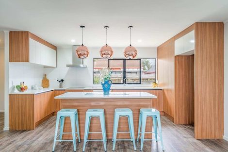 Photo of property in 13 Neta Grove, Henderson, Auckland, 0612