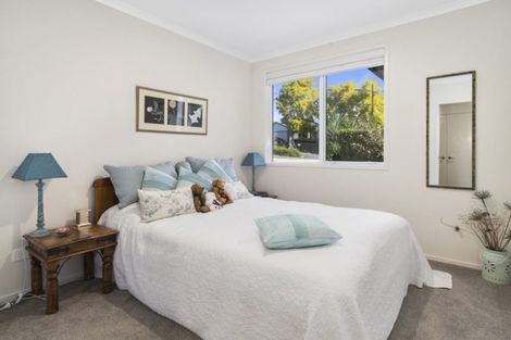 Photo of property in 18 Tranquil Grove, Omokoroa, 3114