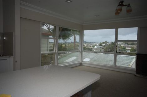 Photo of property in 100 Oakdale Road, Mount Roskill, Auckland, 1041