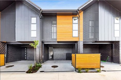 Photo of property in 2 Kumerahou Street, Kumeu, 0810