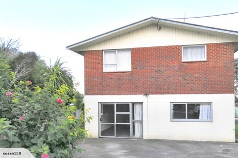 Photo of property in 143 Waimumu Road, Massey, Auckland, 0614