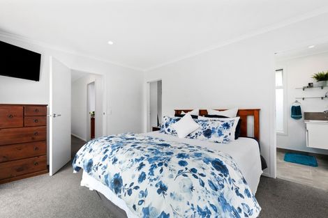 Photo of property in 22 Ballintoy Park Drive, Welcome Bay, Tauranga, 3175