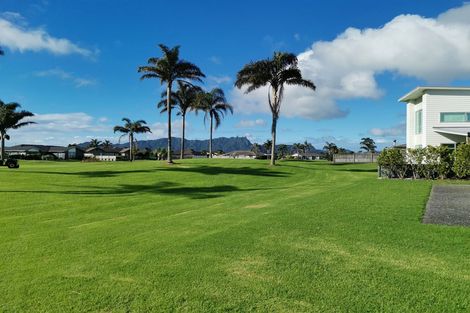 Photo of property in 98 Barbados Way, One Tree Point, 0118