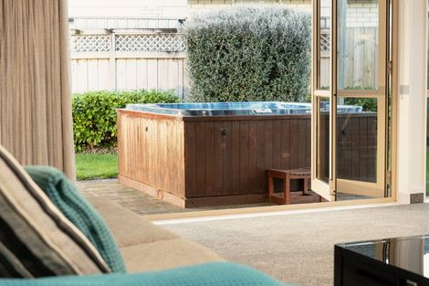 Photo of property in 37 Monaco Key, Papamoa Beach, Papamoa, 3118