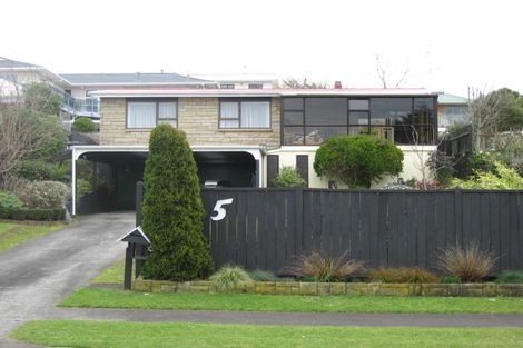 Photo of property in 5 Acacia Place, Bell Block, New Plymouth, 4312
