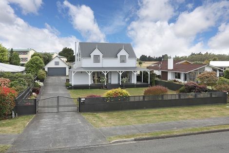 Photo of property in 11 Oaklea Avenue, Marton, 4710