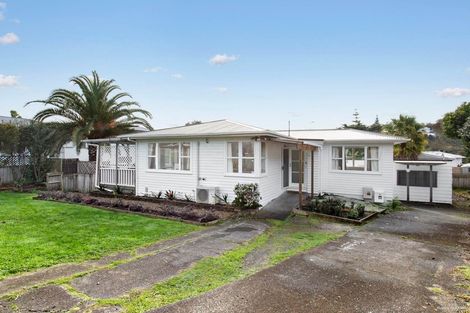Photo of property in 51 Lauderdale Road, Birkdale, Auckland, 0626