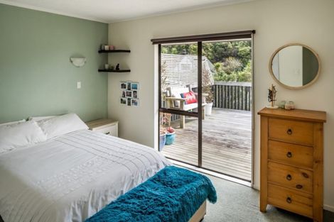 Photo of property in 72 Omapere Street, Whitby, Porirua, 5024