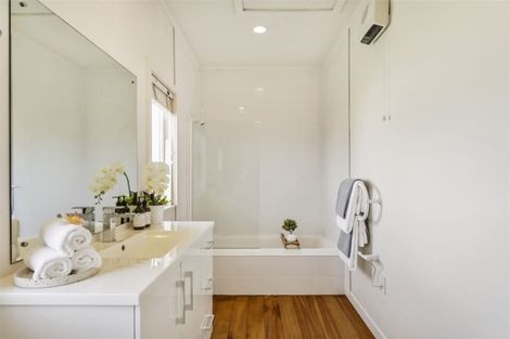 Photo of property in 1/53 Corunna Road, Milford, Auckland, 0620