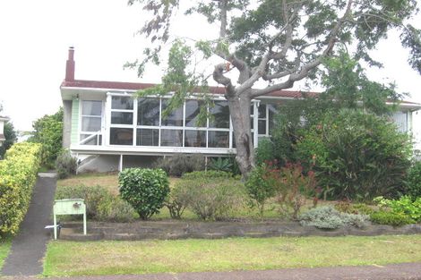 Photo of property in 34 Waverley Avenue, Glenfield, Auckland, 0629