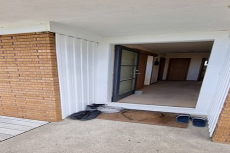 Photo of property in 1/64 Hebron Road, Waiake, Auckland, 0630