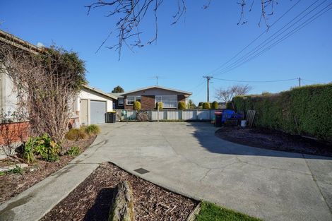 Photo of property in 1 Home Street, Winton, 9720