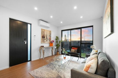 Photo of property in 37b Flanshaw Road, Te Atatu South, Auckland, 0610