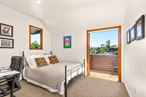 Photo of property in 2/4 The Esplanade, Castor Bay, Auckland, 0620