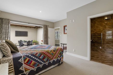 Photo of property in 12 Veale Road, Frankleigh Park, New Plymouth, 4310