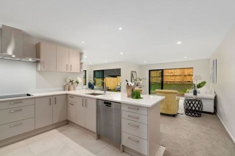 Photo of property in 7 Blatina Drive, Kumeu, 0810